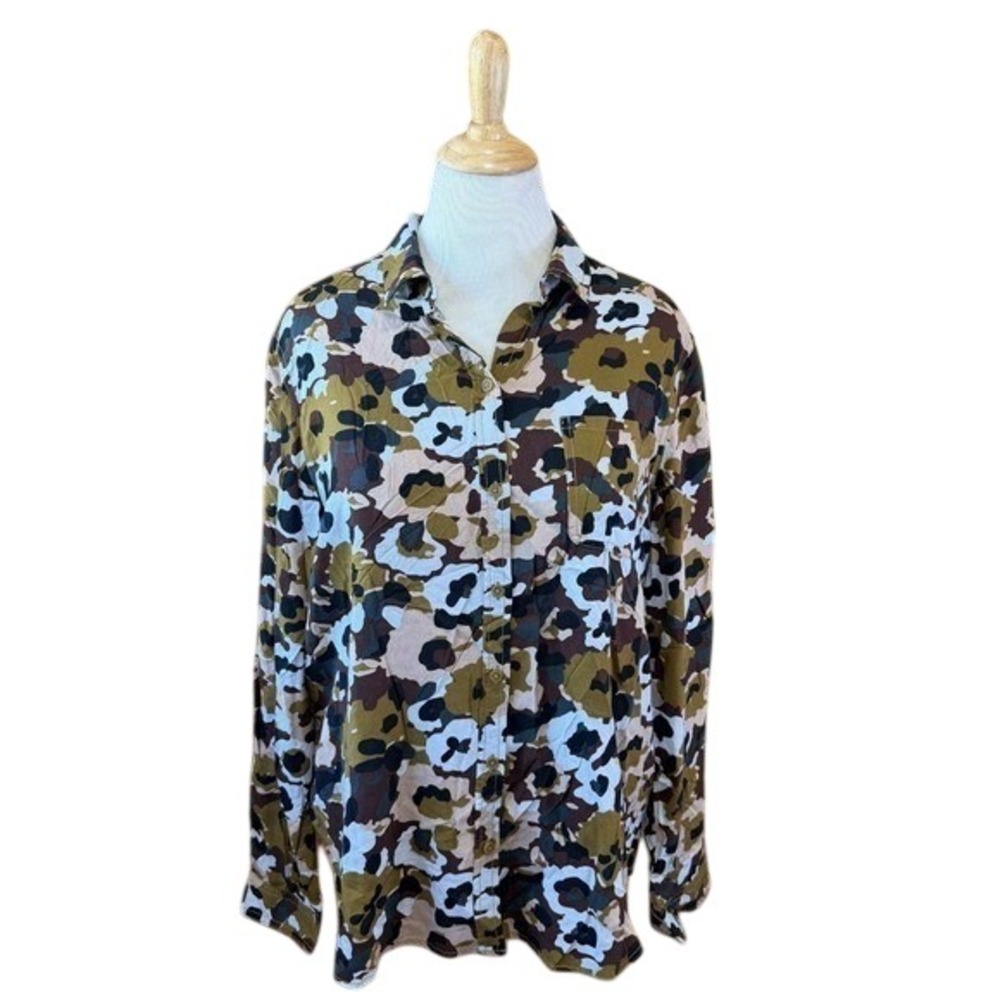 Beach Lunch Lounge Camoflage Button Up Shirt New with Tag